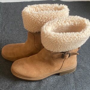 UGG Tan Suede Boots with Shearling